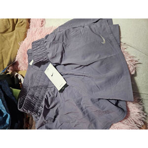 Women's small Nike training shorts NWT